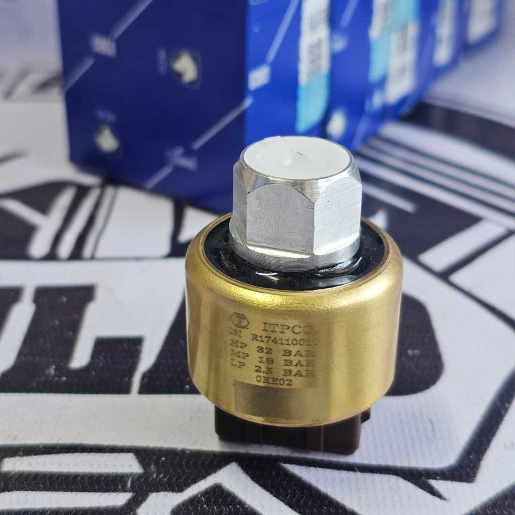 کلید 3کاره کولر پژو  ایساکو