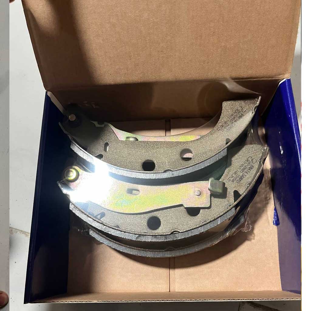 لنت عقب پژو ۴۰۵